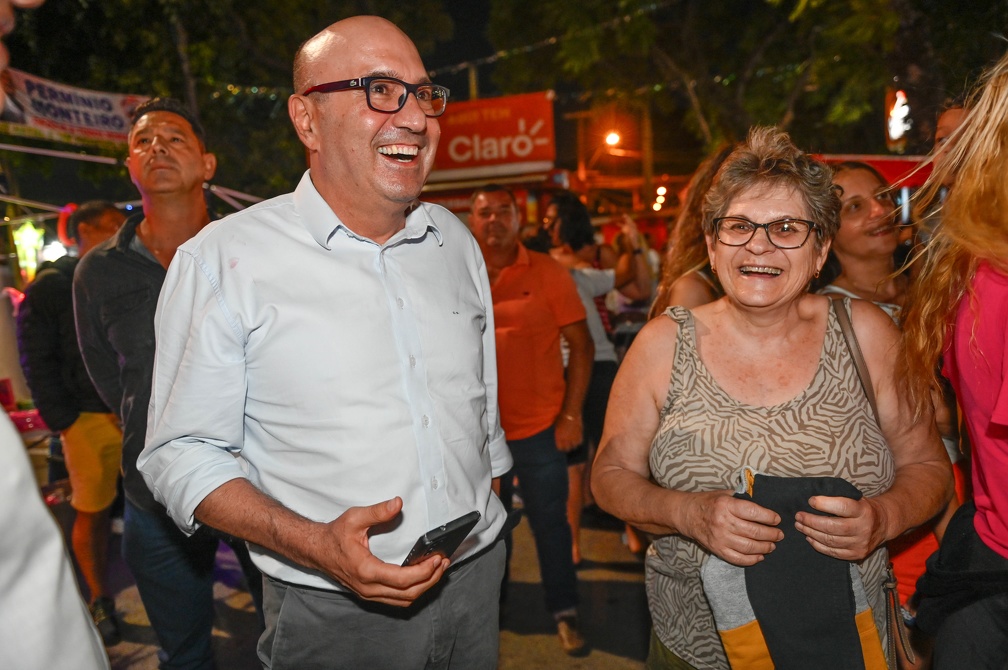 Prefeito Dário Saadi acompanhou espetáculo com o público