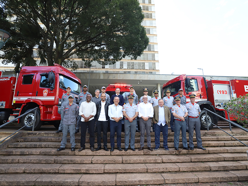 Autoridades prestigiaram apresentação