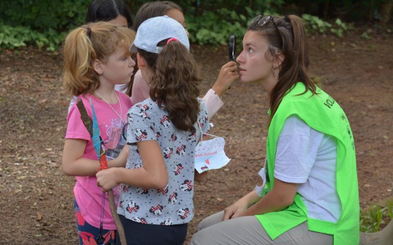 Voluntários auxiliam nos diversos projetos de uso público e educação ambiental