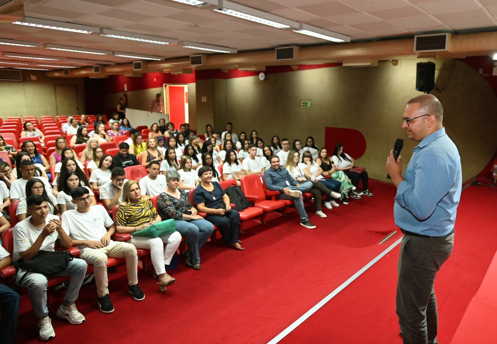 O diretor Cleber Rodrigues pediu atenção aos conselhos que foram dados