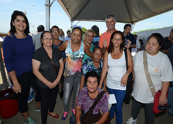 Comunidade participou da cerimônia de assinatura