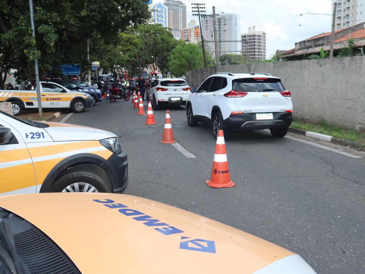 Das 65 autuações, 48 foram aplicadas a motocicletas e 17 a automóveis