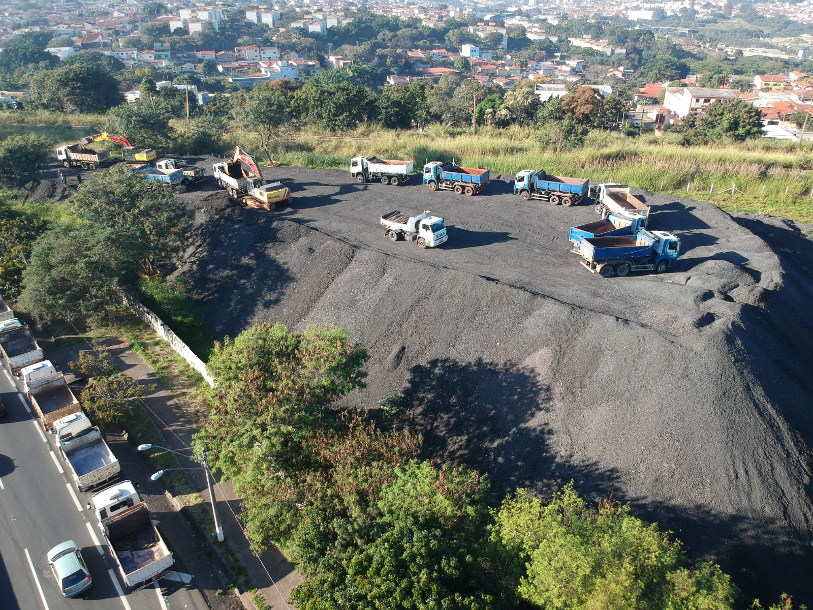 Material doado pela concessionária CCR Autoban: resultado da retirada da camada superficial de asfalto