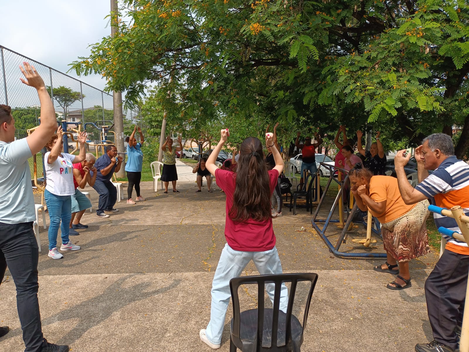 Ação teve prática de exercícios físicos e um bate-papo com informações sobre prevenção do AVC