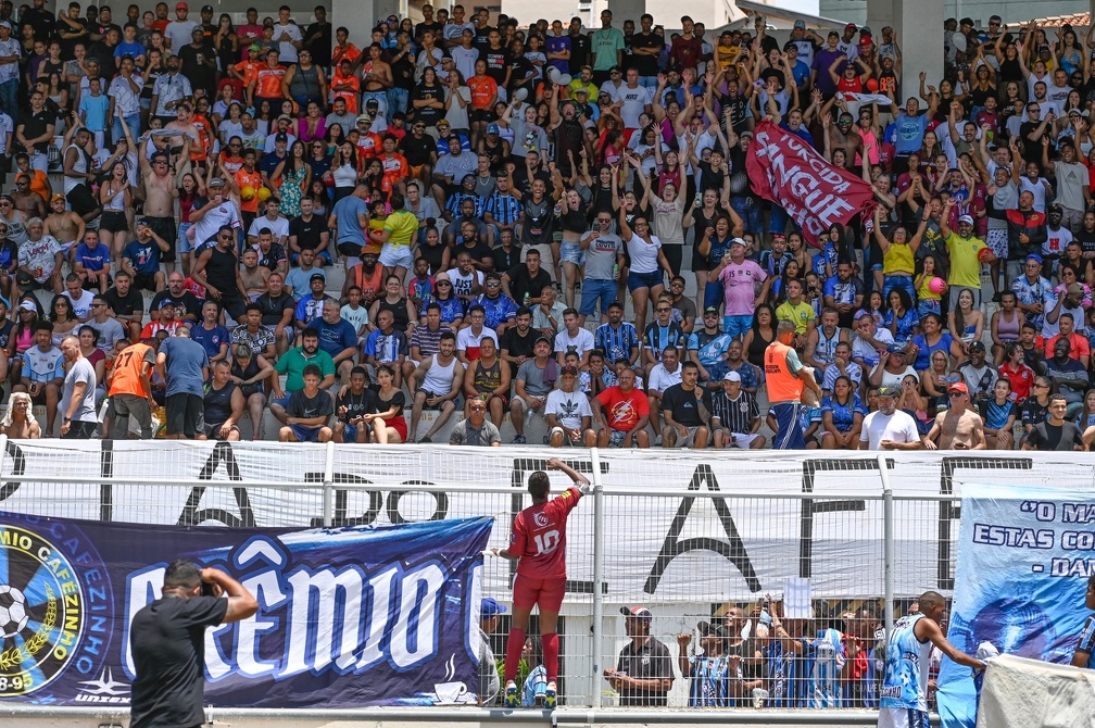 Torcida incentivou os times em campo