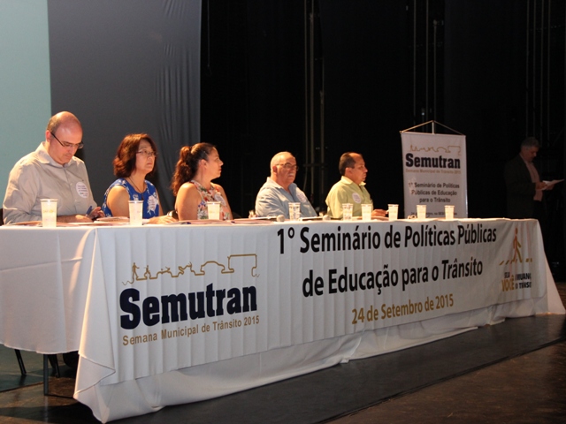 Mesa de abertura do seminário
