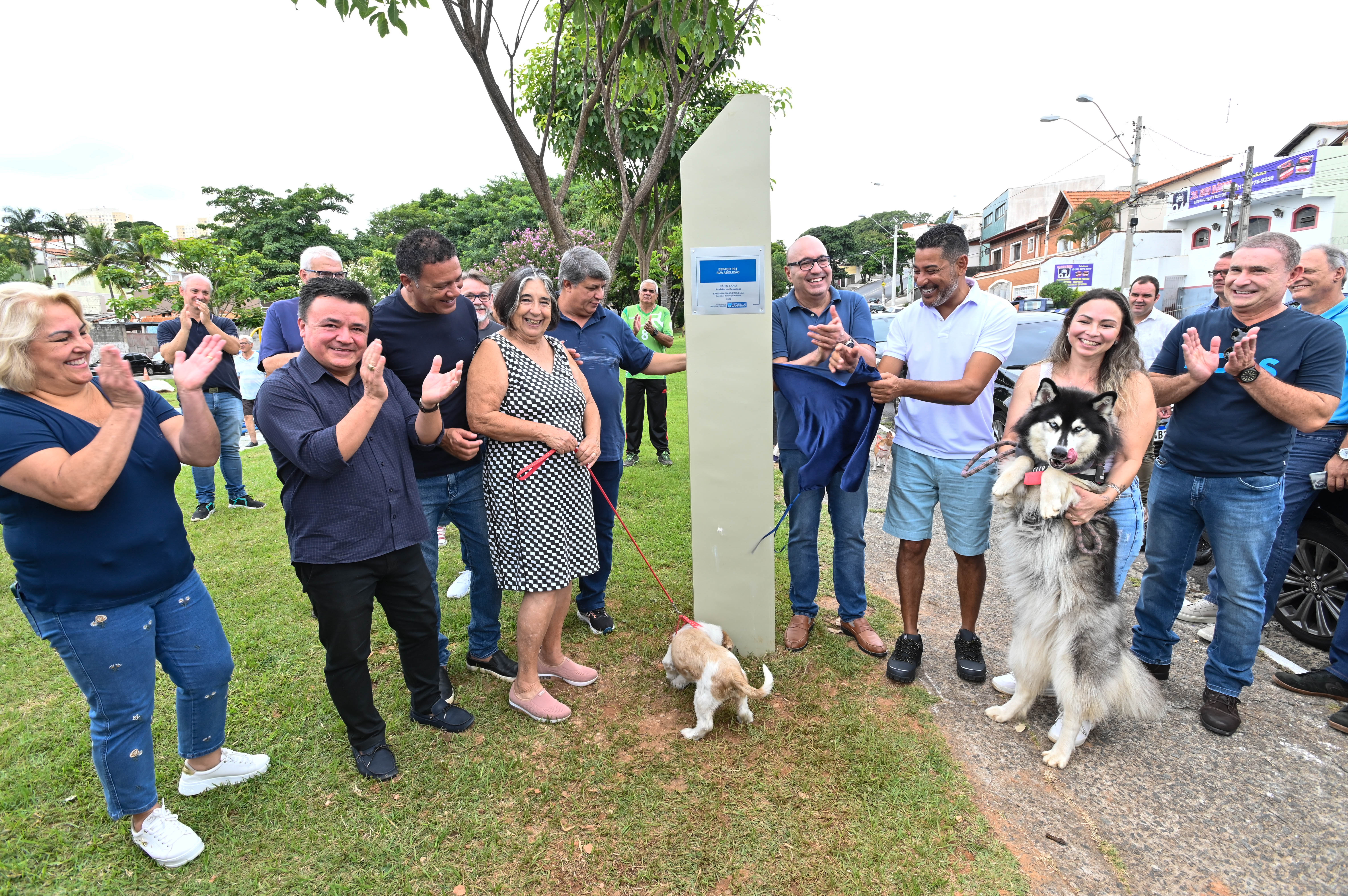 Descerramento da placa de inauguração