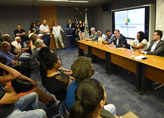 Cerimônia de regularização ocorreu na Sala Azul