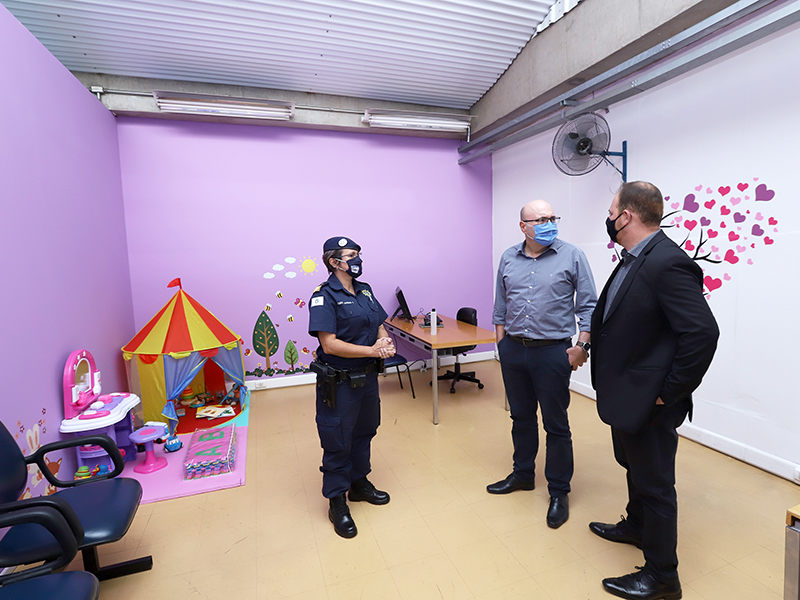 Prefeito falou sobre a importância do combate à violência contra a mulher