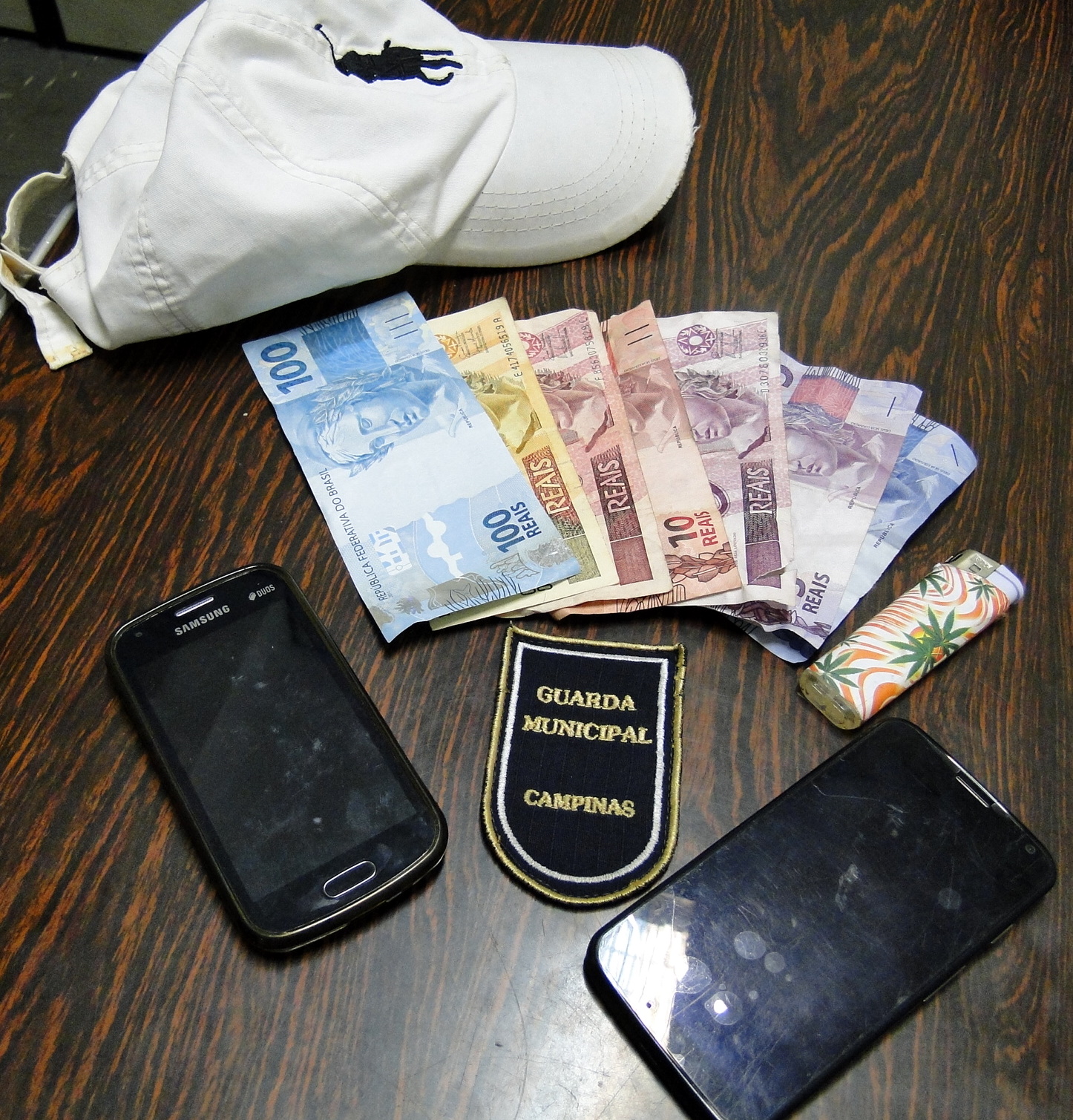Dinheiro e celular foram recuperados pelos GMs