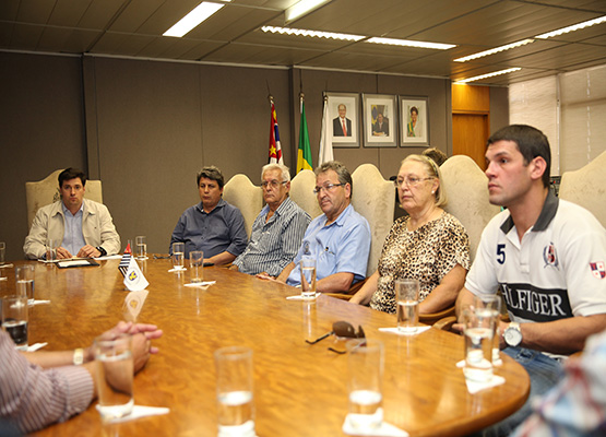 Prefeito em exercício recebeu taxistas