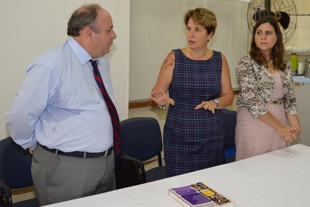 Salvetti, Miriane e Silvia Garcia, coordenadora do CPAT, conversam sobre a qualificação profissional