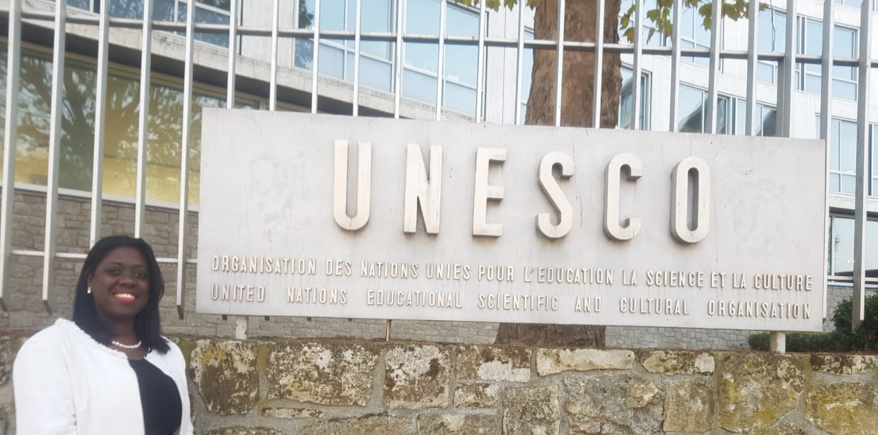 Secretária Eliane Jocelaine em visita a Unesco, em Paris, no ano de 2018 (na época para apresentar ações do Movimento Campinas pela Paz)