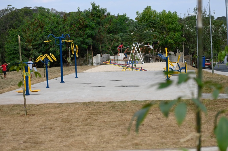 Local recebeu parque infantil e academia