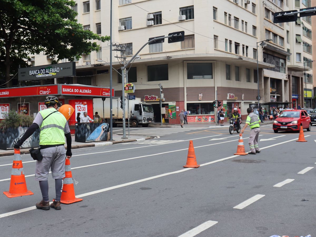 A partir das 10h, a Emdec fará bloqueios no local da concentração, nos cruzamentos da avenida Dr. Campos Sales X rua José Paulino; e avenida Francisco Glicério X avenida Benjamin Constant. 