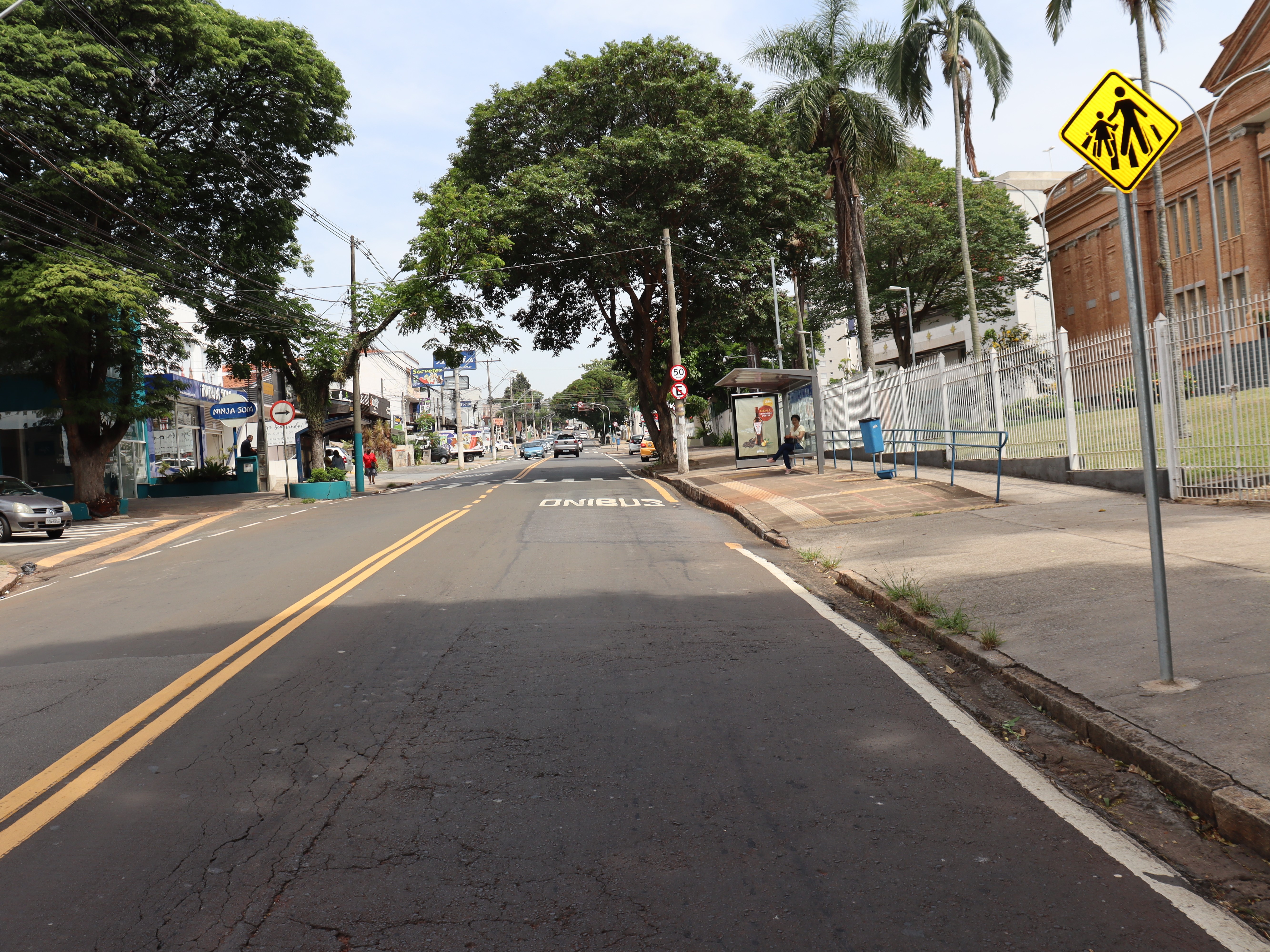 Sete linhas de ônibus atendem ao ponto da avenida Brasil, que receberá as obras