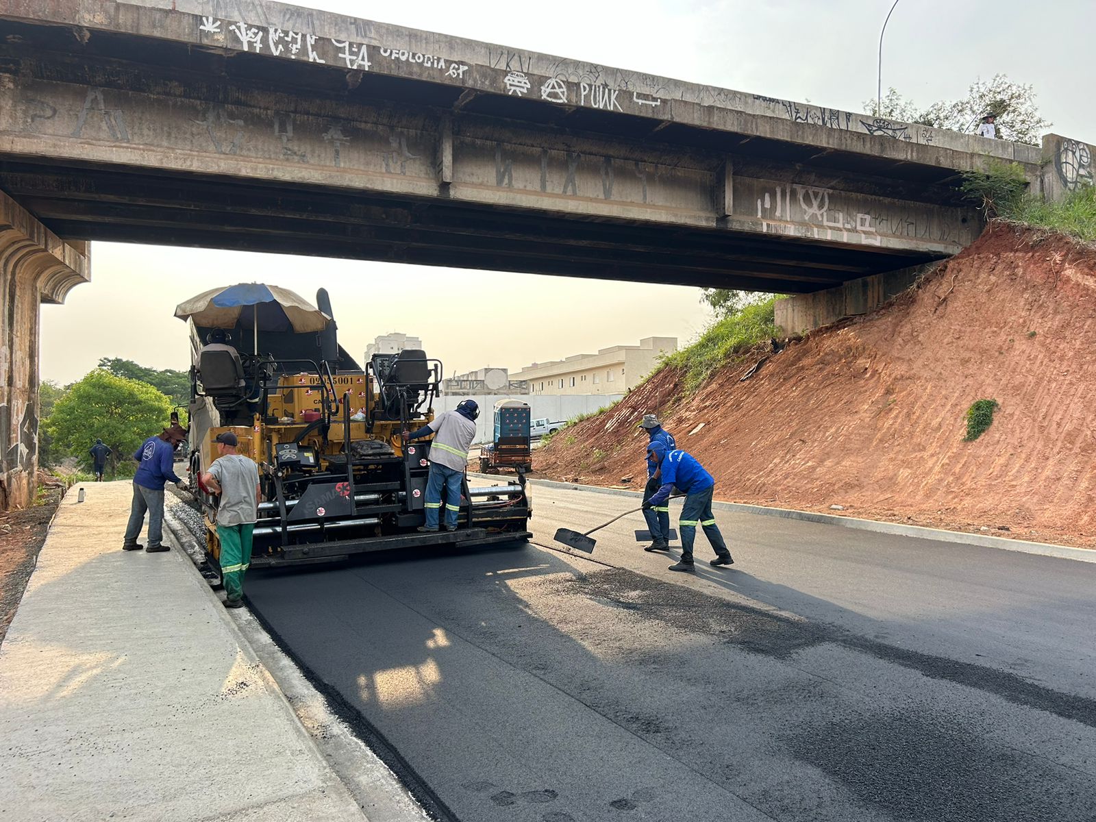  Foram construídas quase 350 metros de guias, dos dois lados