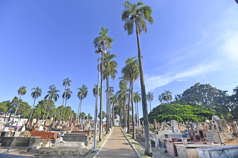 Horário especial: nos dias 1 e 2 de novembro, os cemitérios municipais abrem às 6h e fecham às 18h