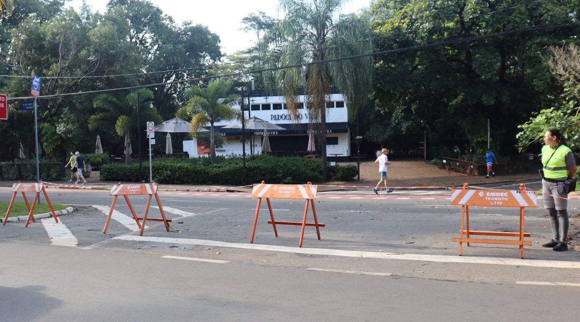 Agentes da Emdec monitoram a circulação no entorno da Lagoa do Taquaral   