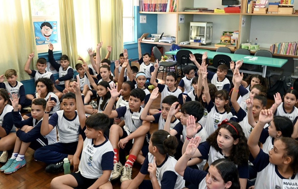 Podem ser feitas atividades lúdicas em sala de aula no lugar dos exercícios ao ar livre 