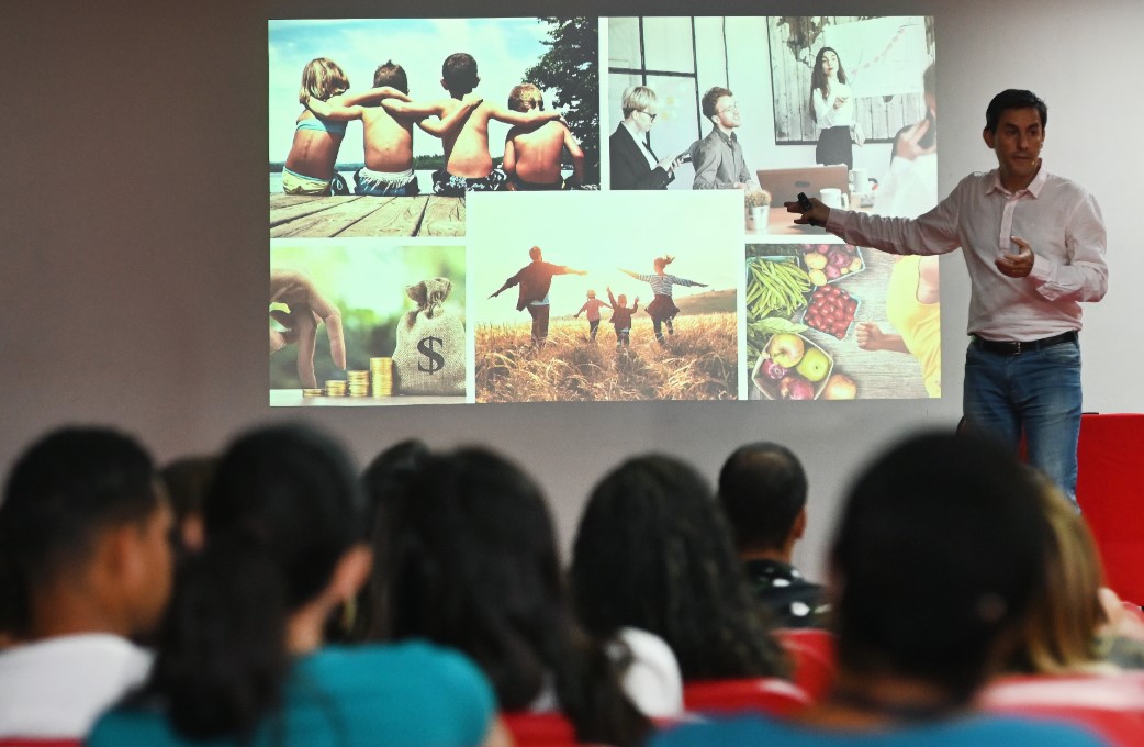 EGDS realiza palestras voltadas ao desenvolvimento pessoal dos servidores 