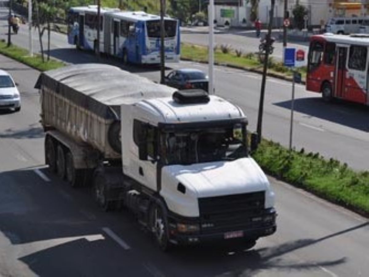 Ferramenta unifica as emissões de autorizações para circulação de veículos de cargas, pequenas obras, concretagem e mudanças.