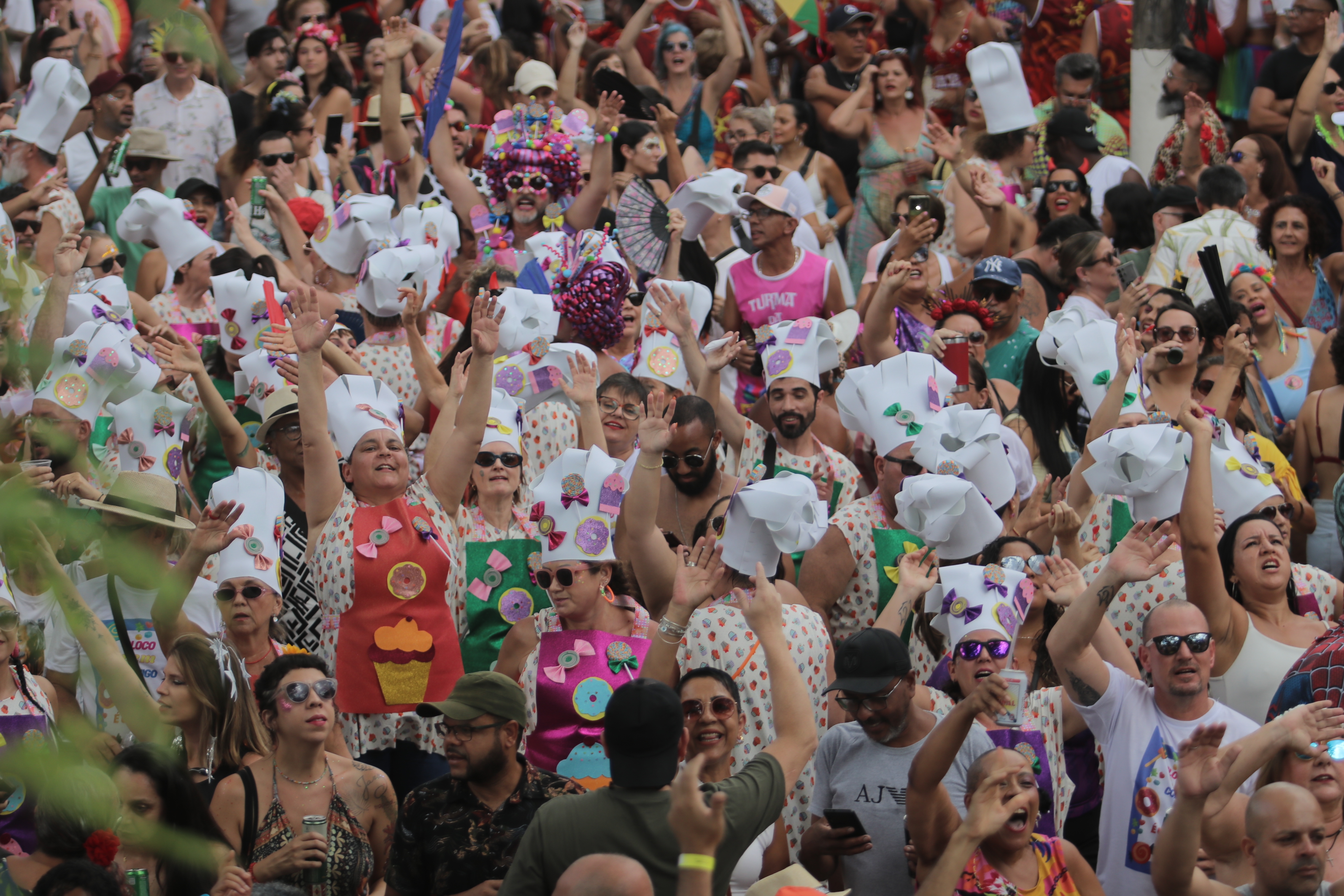 Calor pede roupas confortáveis e leves para brincar o Carnaval 