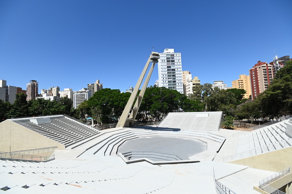 Primeira fase da reforma do Centro de Convivência recuperou a área externa e estrutura