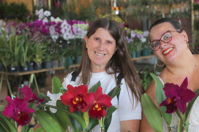 As amigas Cláudia Moura e Daniela Ferro foram visitar o festival 