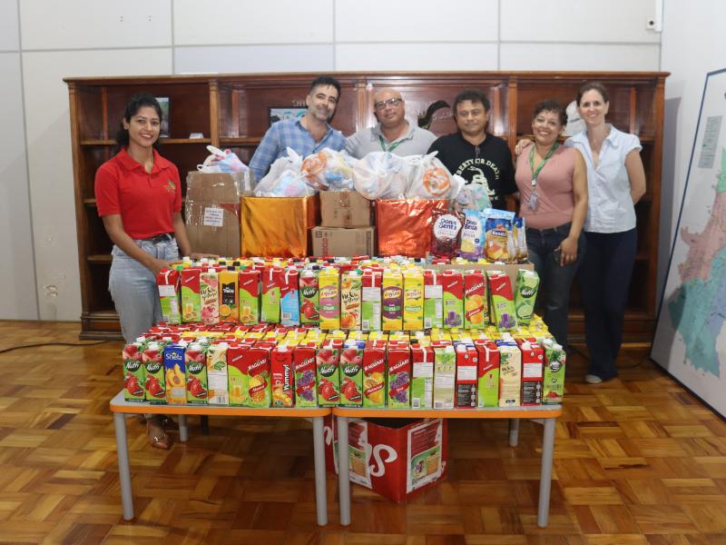 Colaboradores que atuaram na arrecadação acompanharam a entrega nesta sexta-feira, 6/12