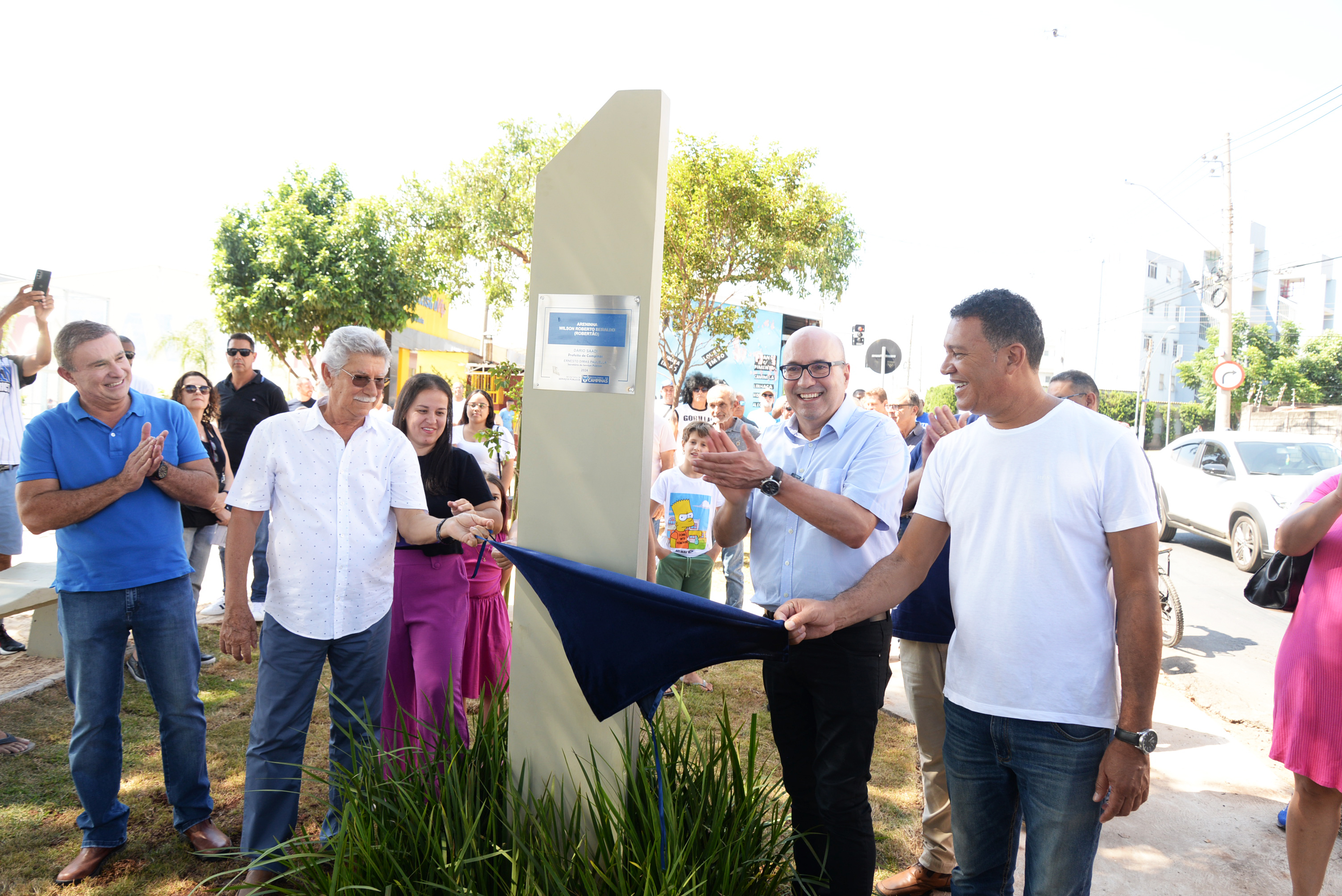 Descerramento da placa de inauguração