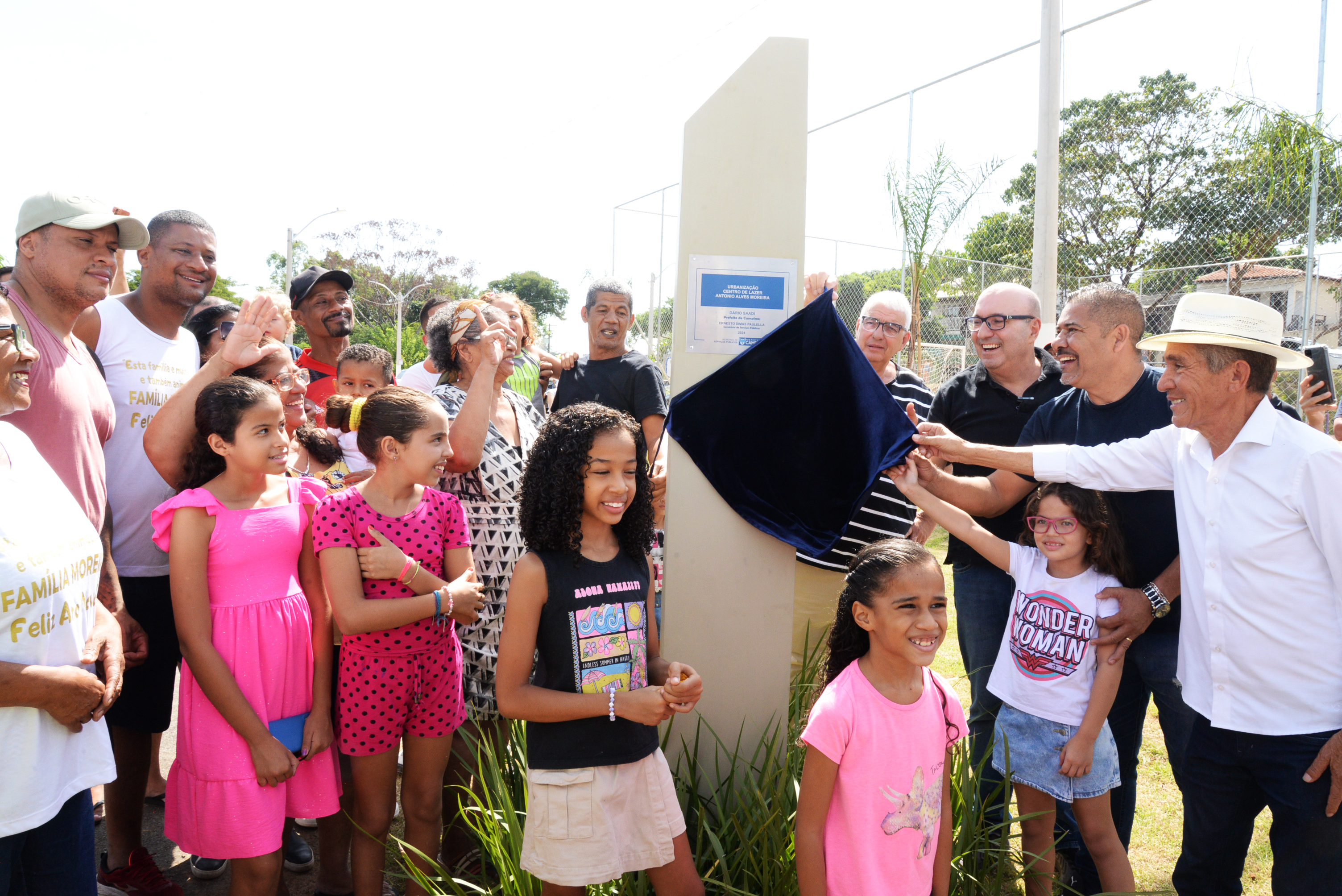 Descerramento da placa de inauguração