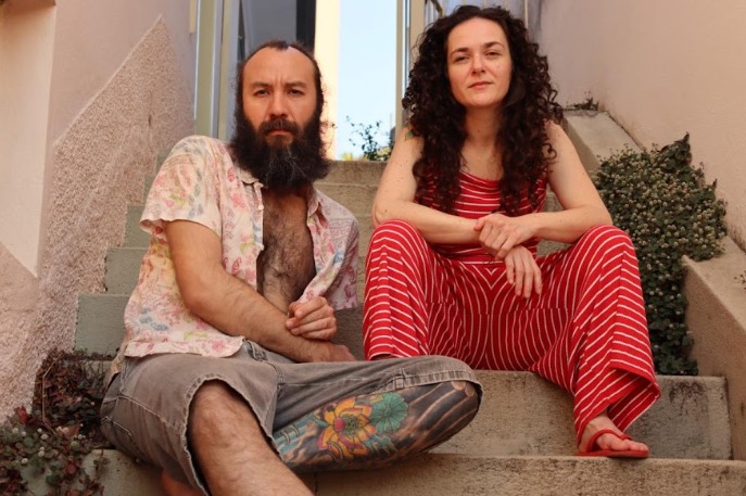 Duo Lucy Bananas se apresenta na mostra