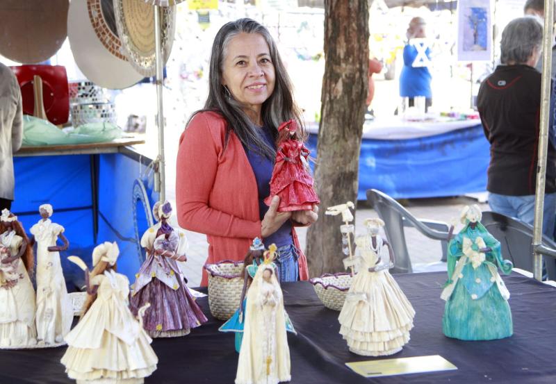 Pedido de cliente fez a artesão iniciar uma nova etapa na carreira, mantendo o trabalho com a palha do milho