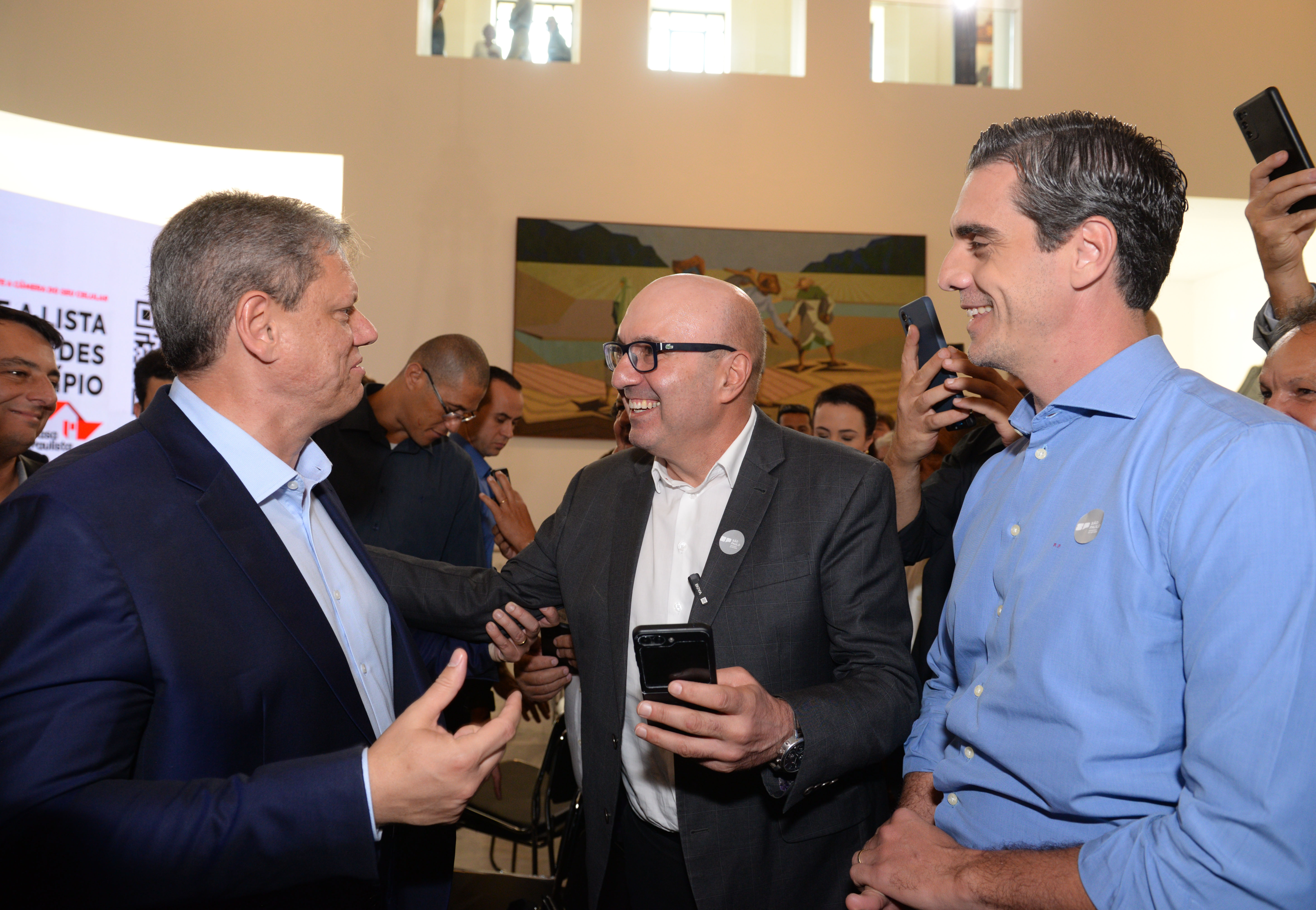 O prefeito Dário Saadi com o governador Tarcísio de Freitas