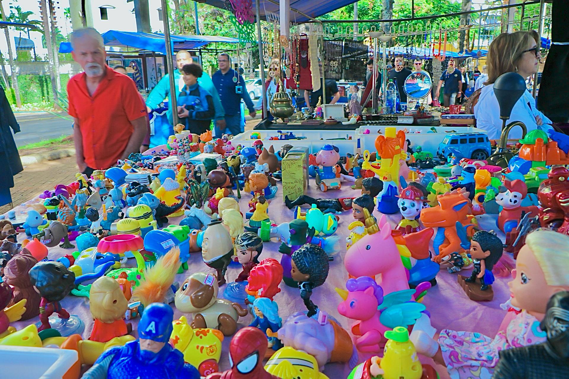 Evento leva tradicional mercado ao ar livre para diferentes bairros da cidade