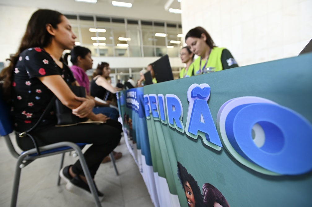 Várias vagas de trabalho no Feirão de hoje foram para supermercados