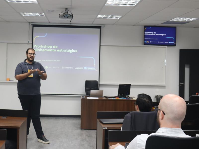 Secretário de Transportes, Fernando de Caires, falou sobre iniciativas em curso no Brasil 