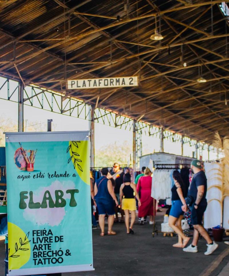 Feira, que começou em 2023, impulsiona artistas e pequenos empreendedores da região