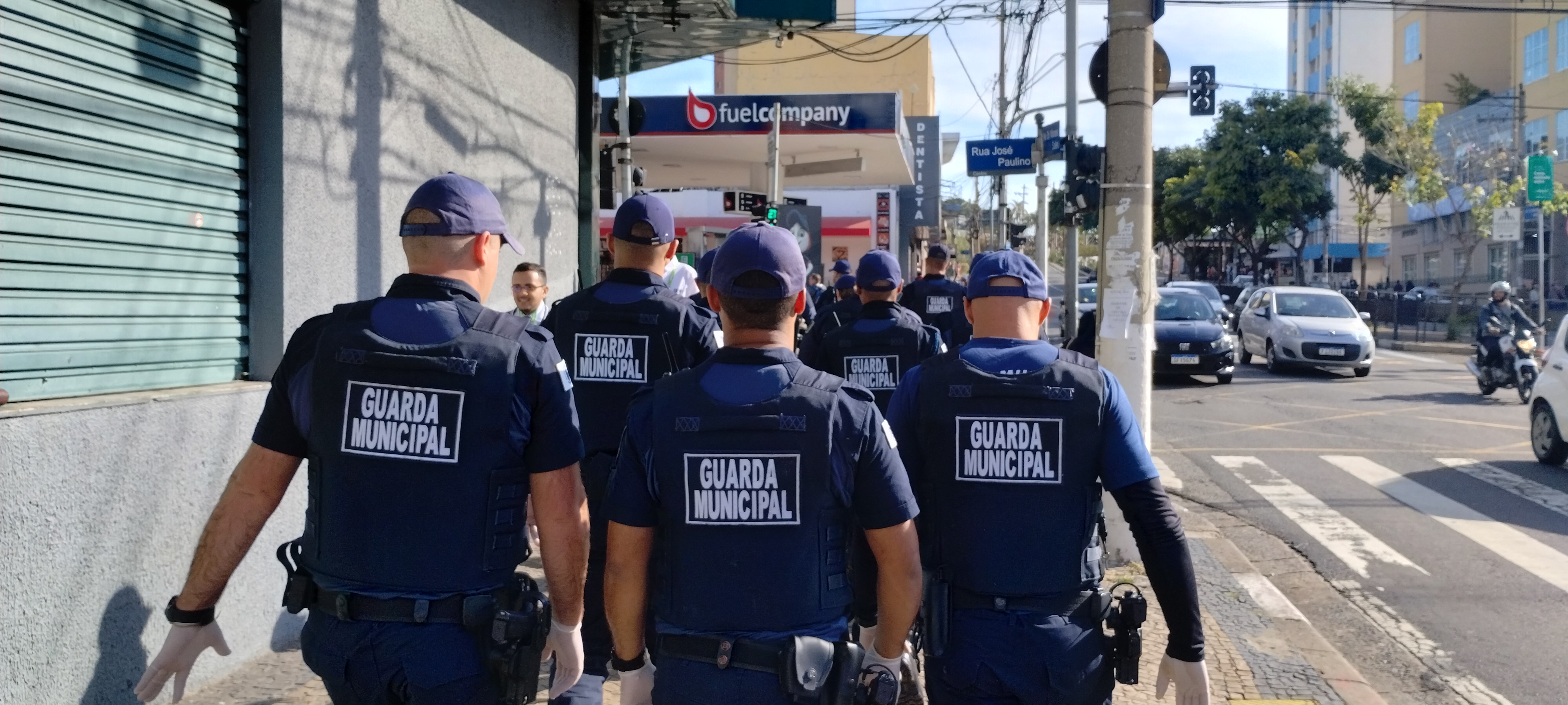 Divulgação/GMC Patrulhamento a pé aproxima GMs de comerciantes e frequentadores da área central