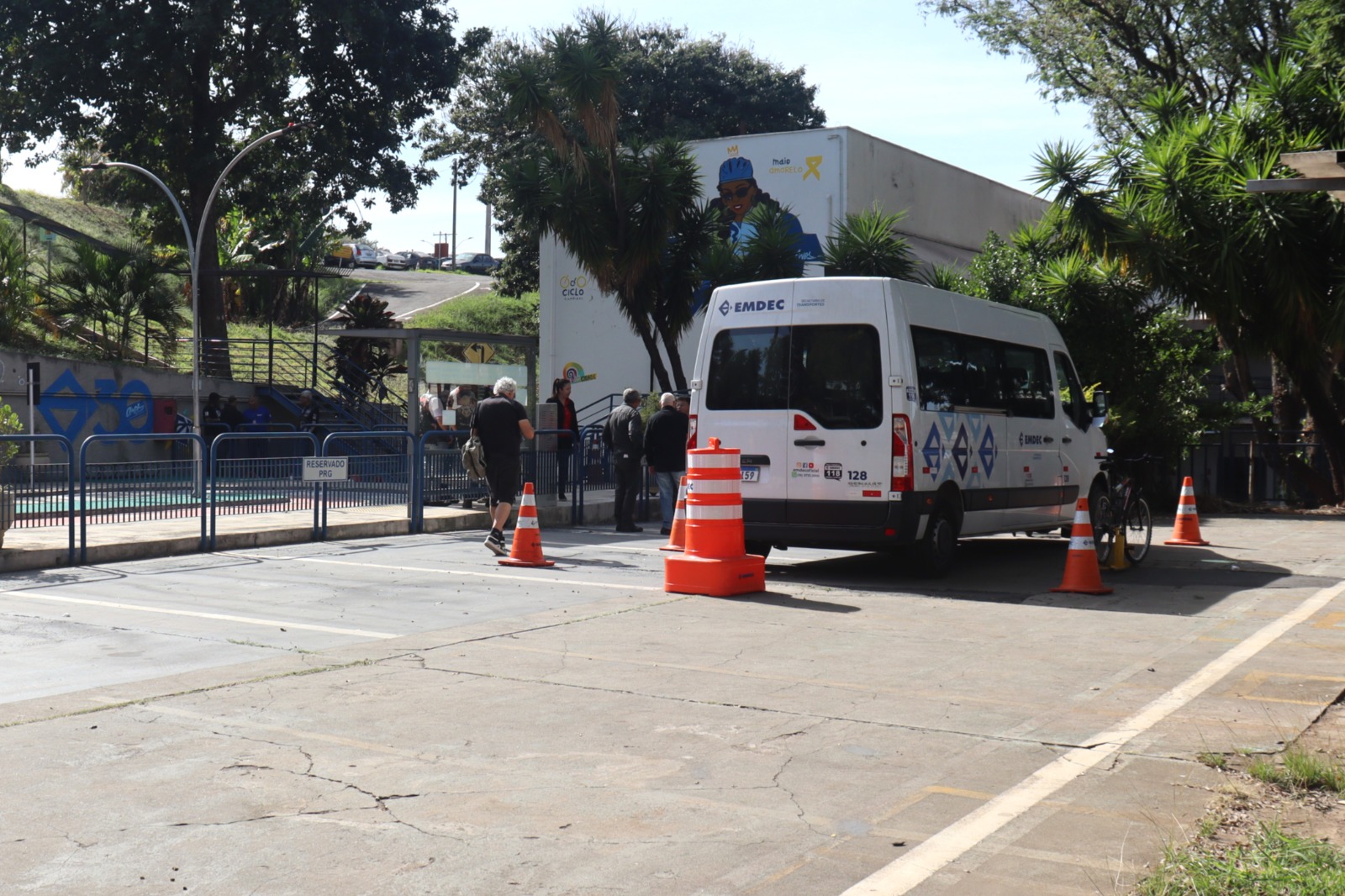 Participantes observamos pontos cegos para quem conduz um veículo