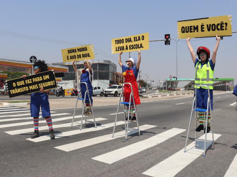 Objetivo é conscientizar quem passa pela região sobre os cuidados necessários para que a volta às aulas seja segura