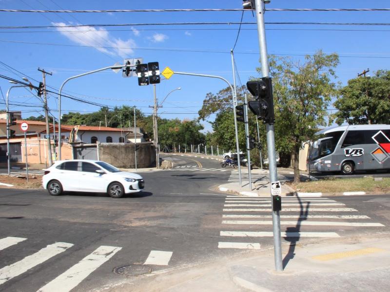 Agentes da Mobilidade Urbana da Emdec monitoram o trânsito na região