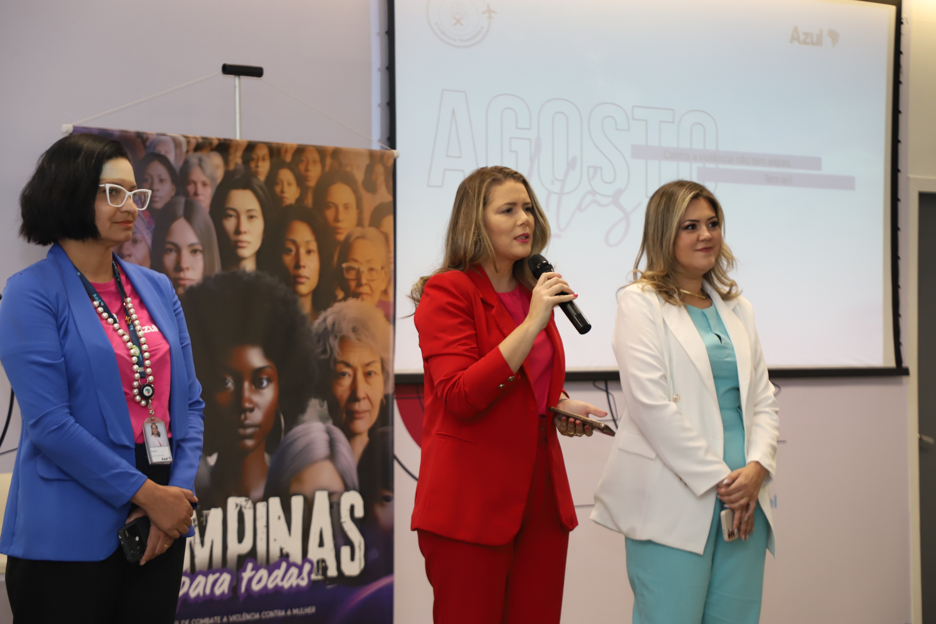 Secretária de Desenvolvimento e Assistência Social, Vandecleya Moro, fala em abertura do evento