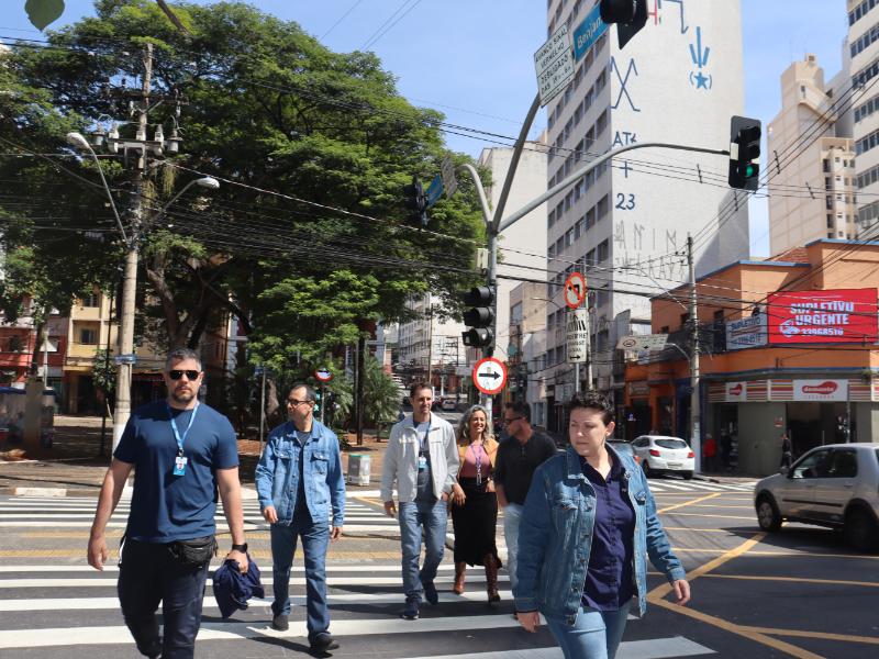 Em 2023, equipe de São Carlos também veio à metrópole para uma visita técnica aos semáforos sonoros