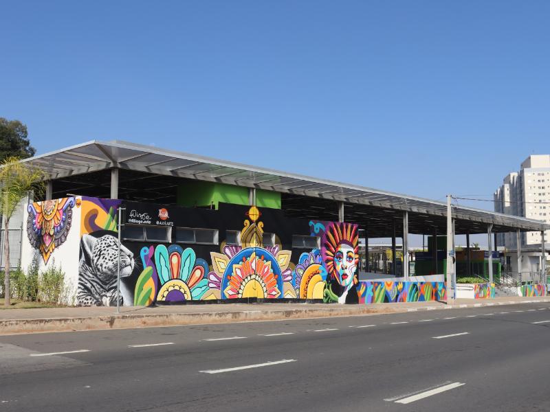 Projeto já levou o trabalho de diversos artistas a muros que integram o contexto das obras do BRT