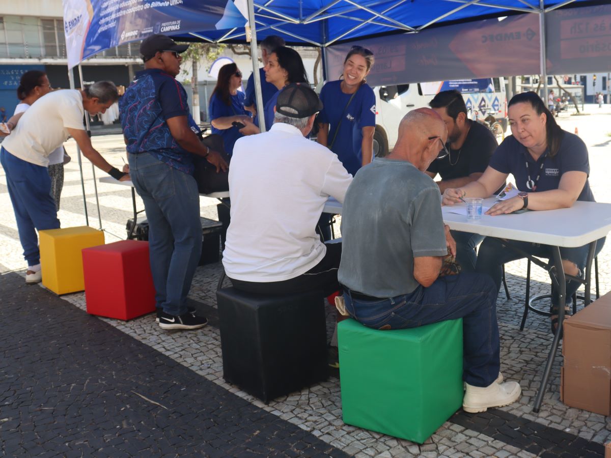 Visitantes podem tirar dúvidas e acessar serviços sobre trânsito e transporte
