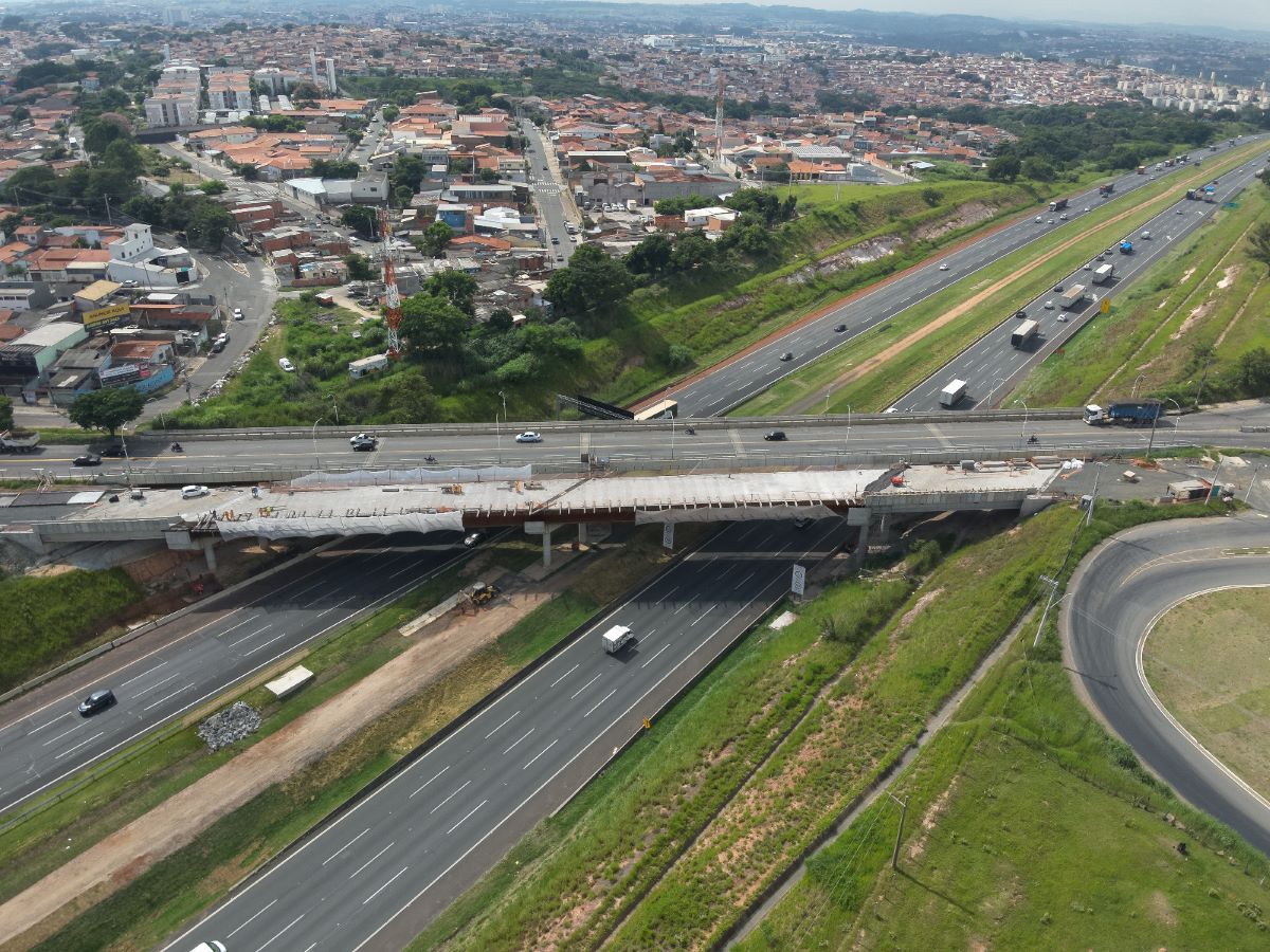 Viaduto da Bandeirantes com a JBD: desvio em trecho