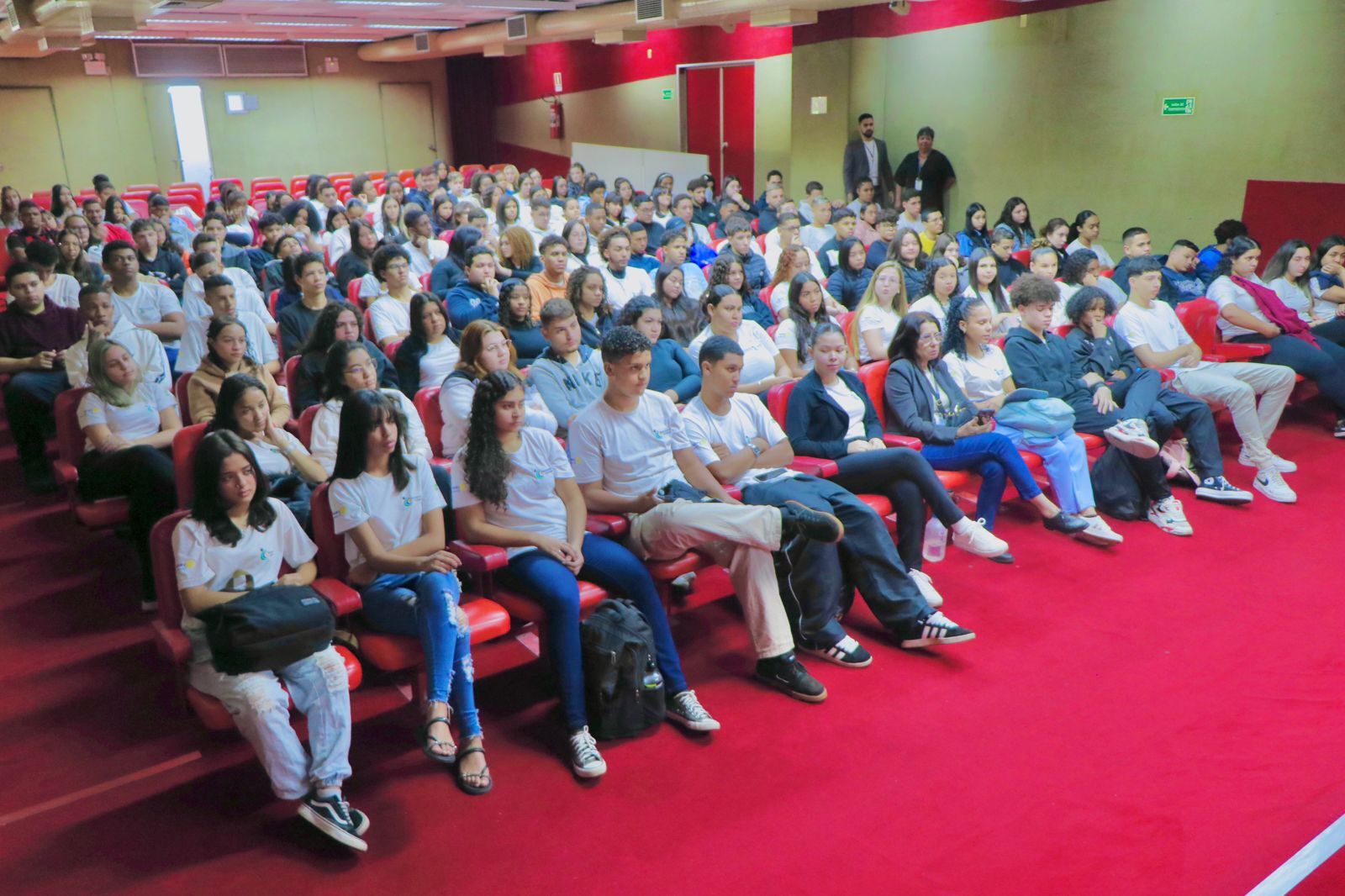 O programa Vibe conta com 147 jovens aprendizes