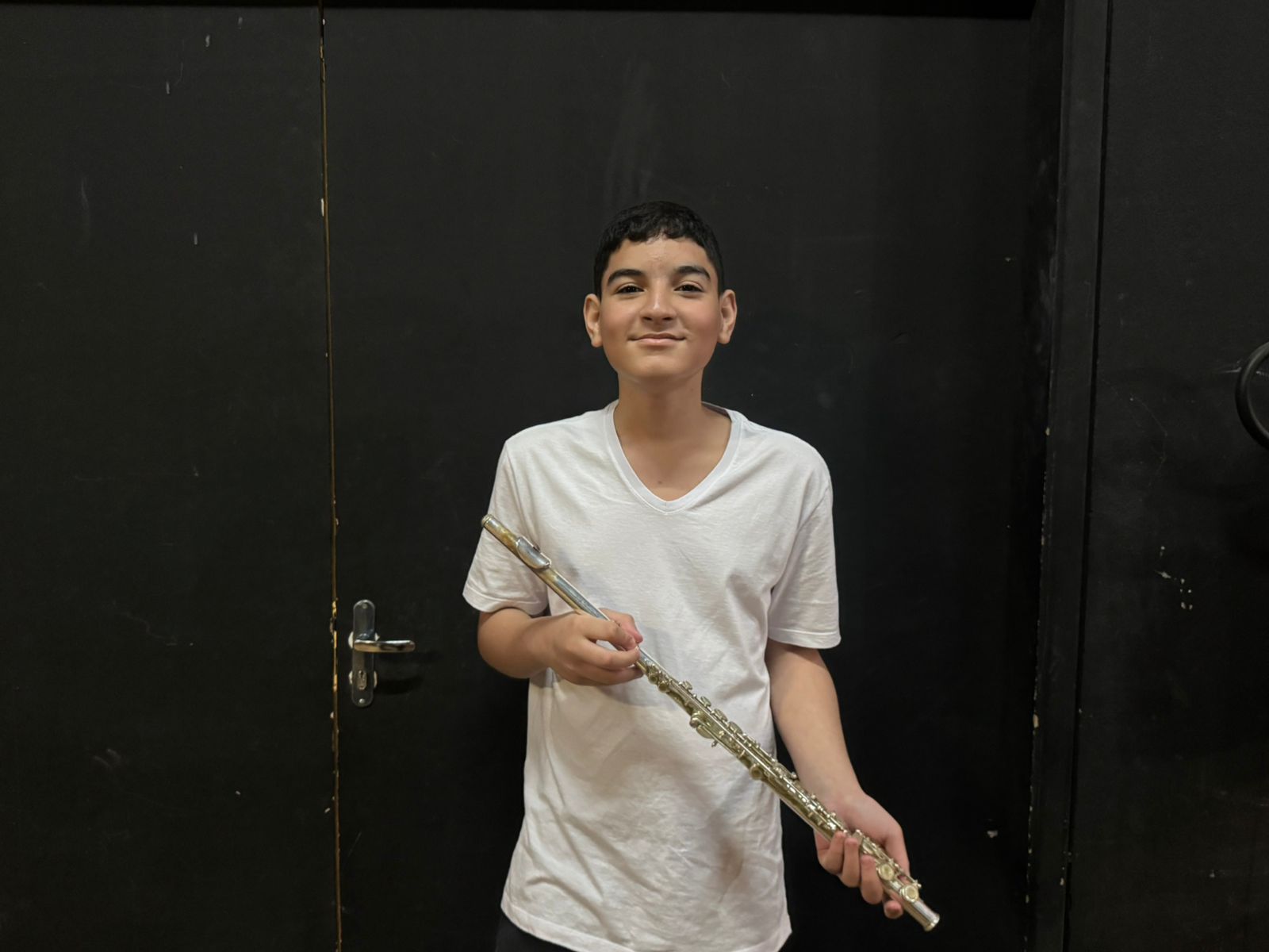 O aluno Juan Vicente se apresentou em público pela terceira vez